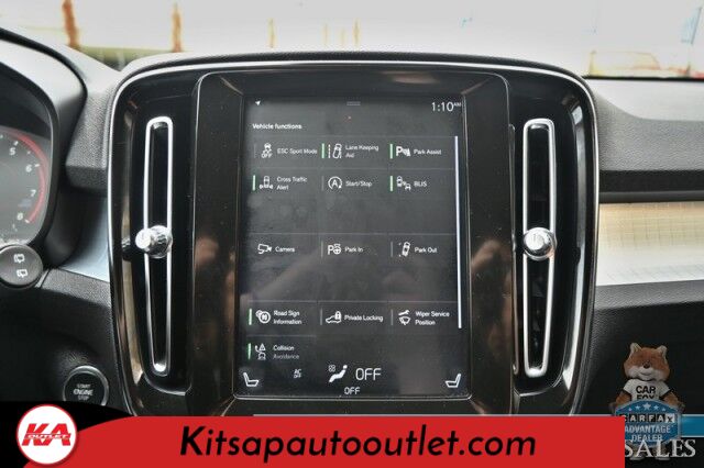 2019 Volvo XC40 Momentum / AWD / Vision Pkg / Power & Heated Leather Seats / Heated Steering Wheel / Lane Departure & Blind Spot Alert / Apple CarPlay & Android Auto / Back Up Camera / Front & Rear Park Assist / 31 MPG Banglore