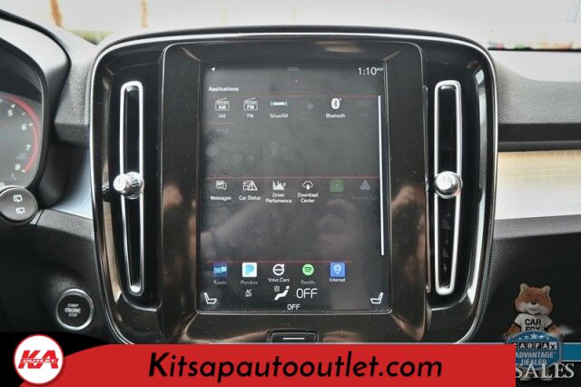 2019 Volvo XC40 Momentum / AWD / Vision Pkg / Power & Heated Leather Seats / Heated Steering Wheel / Lane Departure & Blind Spot Alert / Apple CarPlay & Android Auto / Back Up Camera / Front & Rear Park Assist / 31 MPG Banglore
