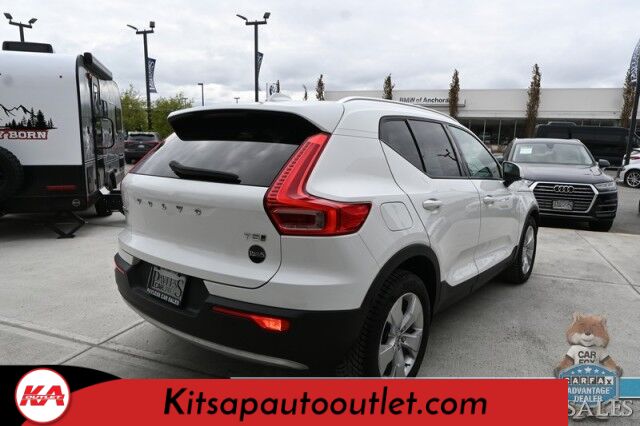 2019 Volvo XC40 Momentum / AWD / Vision Pkg / Power & Heated Leather Seats / Heated Steering Wheel / Lane Departure & Blind Spot Alert / Apple CarPlay & Android Auto / Back Up Camera / Front & Rear Park Assist / 31 MPG Banglore