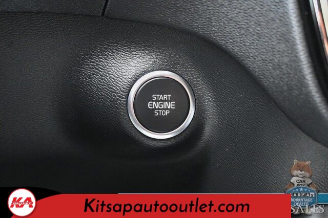 2019 Volvo XC40 Momentum / AWD / Vision Pkg / Power & Heated Leather Seats / Heated Steering Wheel / Lane Departure & Blind Spot Alert / Apple CarPlay & Android Auto / Back Up Camera / Front & Rear Park Assist / 31 MPG Banglore
