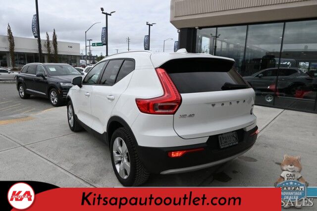 2019 Volvo XC40 Momentum / AWD / Vision Pkg / Power & Heated Leather Seats / Heated Steering Wheel / Lane Departure & Blind Spot Alert / Apple CarPlay & Android Auto / Back Up Camera / Front & Rear Park Assist / 31 MPG Banglore