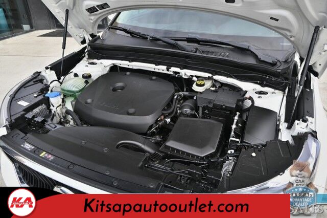2019 Volvo XC40 Momentum / AWD / Vision Pkg / Power & Heated Leather Seats / Heated Steering Wheel / Lane Departure & Blind Spot Alert / Apple CarPlay & Android Auto / Back Up Camera / Front & Rear Park Assist / 31 MPG Banglore