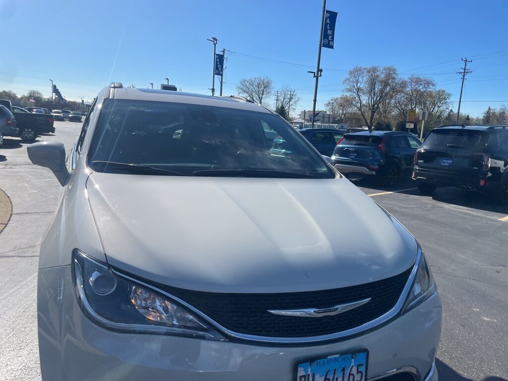 2020 Chrysler Pacifica Touring L Plus Kenosha WI