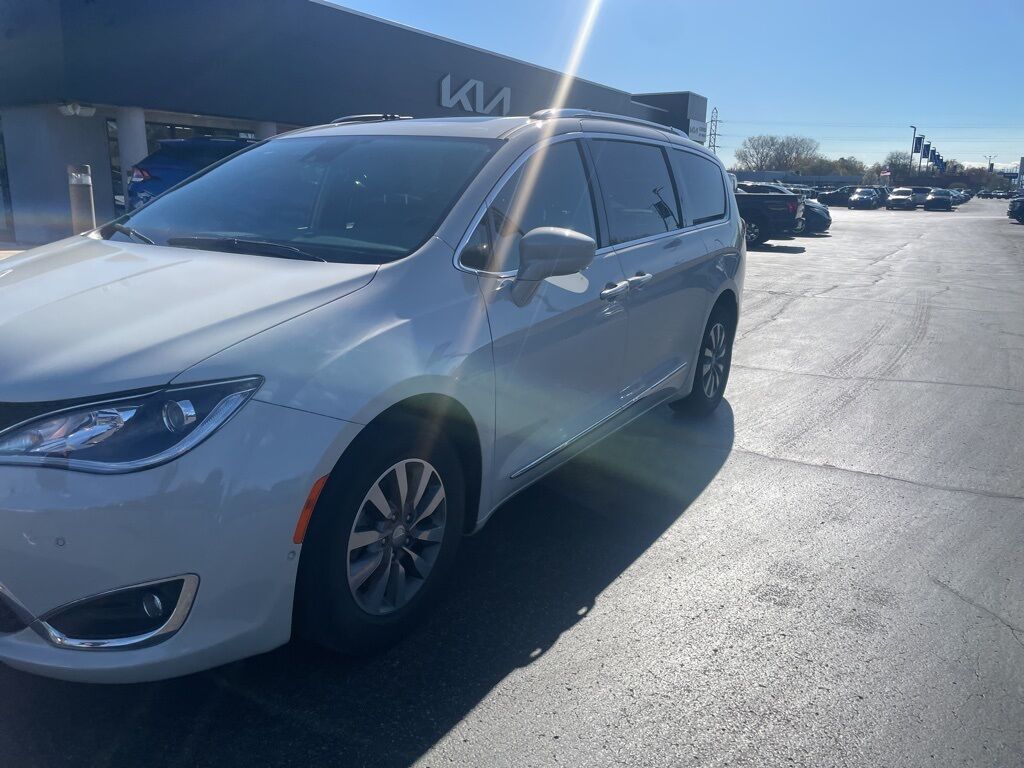2020 Chrysler Pacifica Touring L Plus Kenosha WI