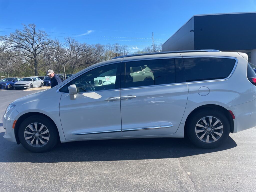 2020 Chrysler Pacifica Touring L Plus Kenosha WI