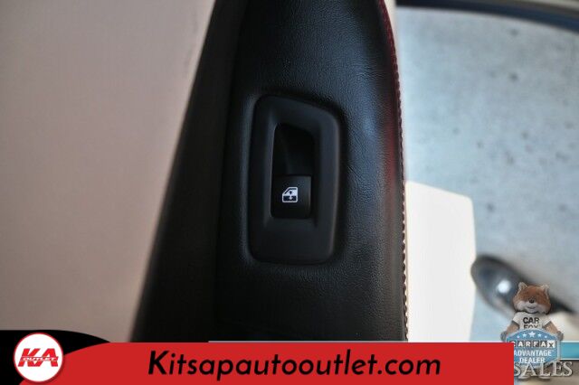 2020 Jeep Compass Limited / 4X4 / AutoStart / Power & Heated Leather Seats / Heated Steering Wheel / Apple CarPlay & Android Auto / Back Up Camera / Cruise Control / Keyless Entry & Start / Alloy Wheels / 30 MPG / 1-Owner Banglore