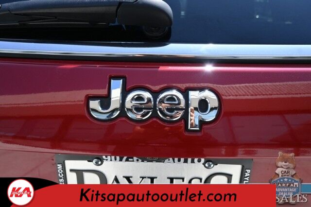 2020 Jeep Compass Limited / 4X4 / AutoStart / Power & Heated Leather Seats / Heated Steering Wheel / Apple CarPlay & Android Auto / Back Up Camera / Cruise Control / Keyless Entry & Start / Alloy Wheels / 30 MPG / 1-Owner Banglore