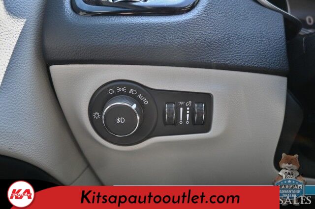 2020 Jeep Compass Limited / 4X4 / AutoStart / Power & Heated Leather Seats / Heated Steering Wheel / Apple CarPlay & Android Auto / Back Up Camera / Cruise Control / Keyless Entry & Start / Alloy Wheels / 30 MPG / 1-Owner Banglore
