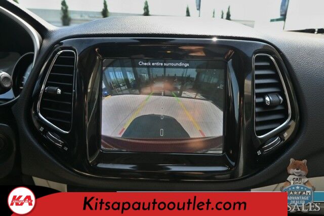 2020 Jeep Compass Limited / 4X4 / AutoStart / Power & Heated Leather Seats / Heated Steering Wheel / Apple CarPlay & Android Auto / Back Up Camera / Cruise Control / Keyless Entry & Start / Alloy Wheels / 30 MPG / 1-Owner Banglore