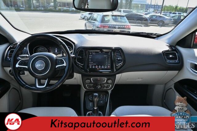 2020 Jeep Compass Limited / 4X4 / AutoStart / Power & Heated Leather Seats / Heated Steering Wheel / Apple CarPlay & Android Auto / Back Up Camera / Cruise Control / Keyless Entry & Start / Alloy Wheels / 30 MPG / 1-Owner Banglore