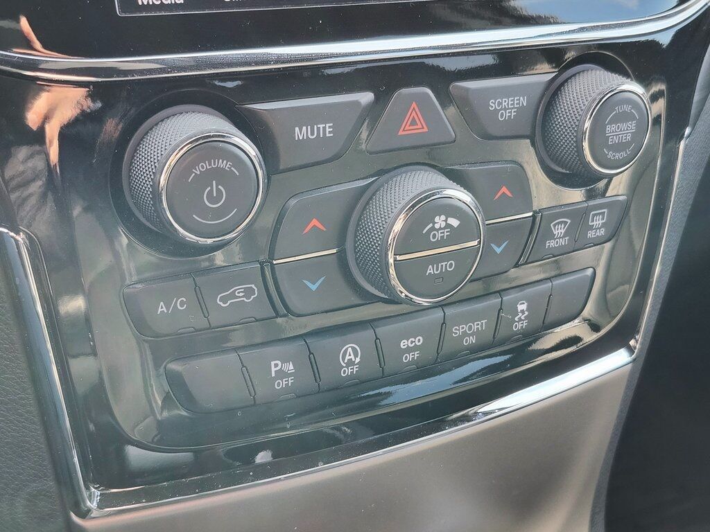 2020 Jeep Grand Cherokee Laredo Green Bay WI