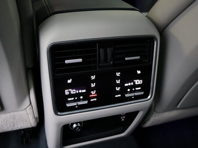2020 Porsche Cayenne  Merriam KS