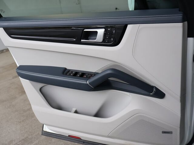 2020 Porsche Cayenne  Merriam KS