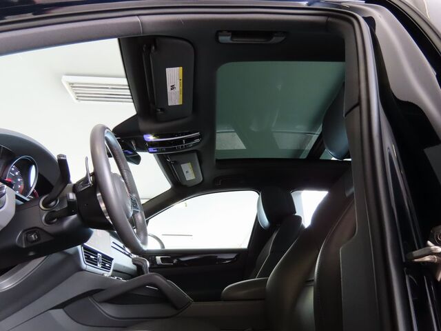 2020 Porsche Cayenne  Merriam KS