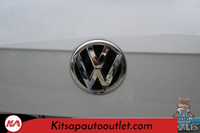 2020 Volkswagen Tiguan SE / AWD / Power & Heated Leather Seats / Panoramic Sunroof / Blind Spot Alert / Apple CarPlay & Android Auto / Wireless Phone Charger / Keyless Entry & Start / Back Up Camera / Tow Pkg / 27 MPG Banglore