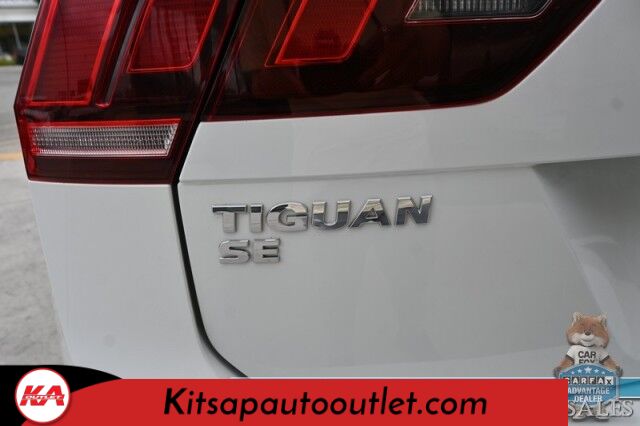 2020 Volkswagen Tiguan SE / AWD / Power & Heated Leather Seats / Panoramic Sunroof / Blind Spot Alert / Apple CarPlay & Android Auto / Wireless Phone Charger / Keyless Entry & Start / Back Up Camera / Tow Pkg / 27 MPG Banglore