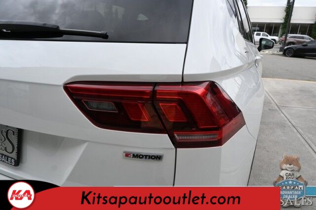 2020 Volkswagen Tiguan SE / AWD / Power & Heated Leather Seats / Panoramic Sunroof / Blind Spot Alert / Apple CarPlay & Android Auto / Wireless Phone Charger / Keyless Entry & Start / Back Up Camera / Tow Pkg / 27 MPG Banglore