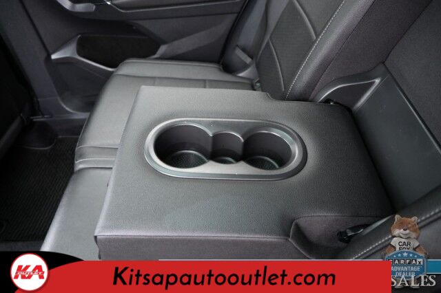 2020 Volkswagen Tiguan SE / AWD / Power & Heated Leather Seats / Panoramic Sunroof / Blind Spot Alert / Apple CarPlay & Android Auto / Wireless Phone Charger / Keyless Entry & Start / Back Up Camera / Tow Pkg / 27 MPG Banglore