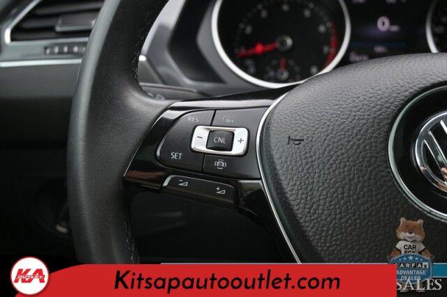2020 Volkswagen Tiguan SE / AWD / Power & Heated Leather Seats / Panoramic Sunroof / Blind Spot Alert / Apple CarPlay & Android Auto / Wireless Phone Charger / Keyless Entry & Start / Back Up Camera / Tow Pkg / 27 MPG Banglore