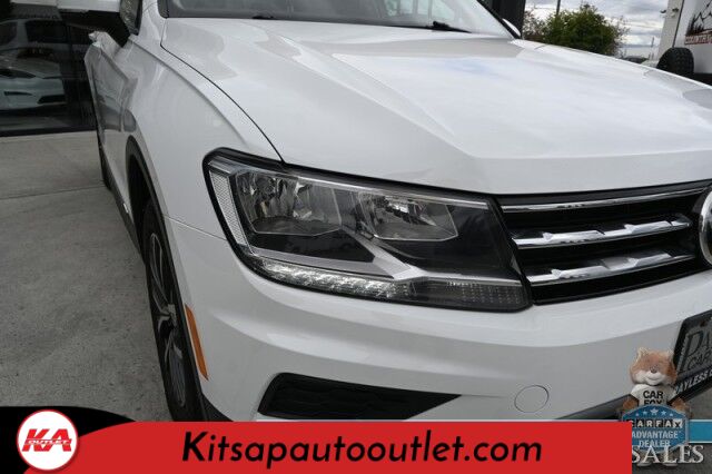 2020 Volkswagen Tiguan SE / AWD / Power & Heated Leather Seats / Panoramic Sunroof / Blind Spot Alert / Apple CarPlay & Android Auto / Wireless Phone Charger / Keyless Entry & Start / Back Up Camera / Tow Pkg / 27 MPG Banglore