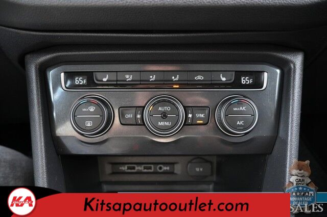 2020 Volkswagen Tiguan SE / AWD / Power & Heated Leather Seats / Panoramic Sunroof / Blind Spot Alert / Apple CarPlay & Android Auto / Wireless Phone Charger / Keyless Entry & Start / Back Up Camera / Tow Pkg / 27 MPG Banglore