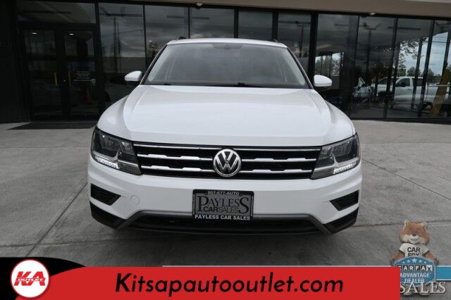 2020 Volkswagen Tiguan SE / AWD / Power & Heated Leather Seats / Panoramic Sunroof / Blind Spot Alert / Apple CarPlay & Android Auto / Wireless Phone Charger / Keyless Entry & Start / Back Up Camera / Tow Pkg / 27 MPG Banglore