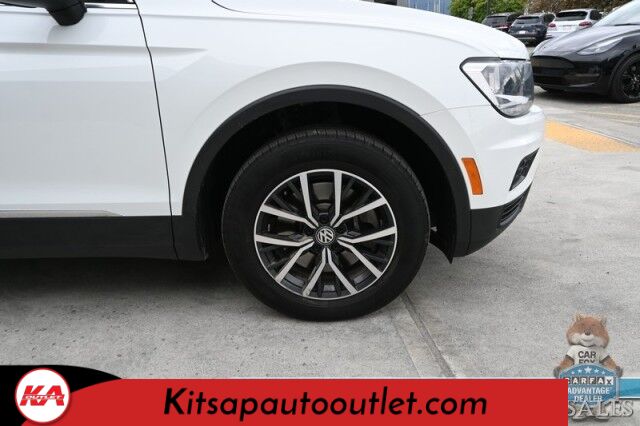 2020 Volkswagen Tiguan SE / AWD / Power & Heated Leather Seats / Panoramic Sunroof / Blind Spot Alert / Apple CarPlay & Android Auto / Wireless Phone Charger / Keyless Entry & Start / Back Up Camera / Tow Pkg / 27 MPG Banglore