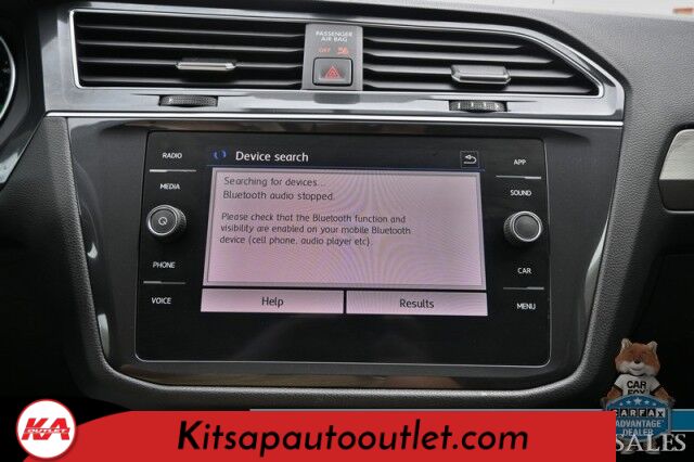 2020 Volkswagen Tiguan SE / AWD / Power & Heated Leather Seats / Panoramic Sunroof / Blind Spot Alert / Apple CarPlay & Android Auto / Wireless Phone Charger / Keyless Entry & Start / Back Up Camera / Tow Pkg / 27 MPG Banglore