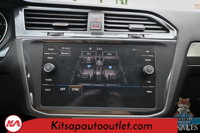 2020 Volkswagen Tiguan SE / AWD / Power & Heated Leather Seats / Panoramic Sunroof / Blind Spot Alert / Apple CarPlay & Android Auto / Wireless Phone Charger / Keyless Entry & Start / Back Up Camera / Tow Pkg / 27 MPG Banglore