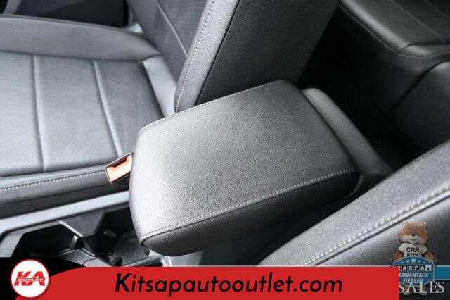 2020 Volkswagen Tiguan SE / AWD / Power & Heated Leather Seats / Panoramic Sunroof / Blind Spot Alert / Apple CarPlay & Android Auto / Wireless Phone Charger / Keyless Entry & Start / Back Up Camera / Tow Pkg / 27 MPG Banglore