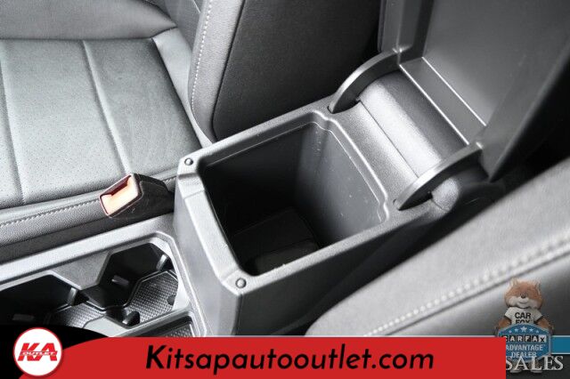 2020 Volkswagen Tiguan SE / AWD / Power & Heated Leather Seats / Panoramic Sunroof / Blind Spot Alert / Apple CarPlay & Android Auto / Wireless Phone Charger / Keyless Entry & Start / Back Up Camera / Tow Pkg / 27 MPG Banglore