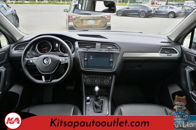 2020 Volkswagen Tiguan SE / AWD / Power & Heated Leather Seats / Panoramic Sunroof / Blind Spot Alert / Apple CarPlay & Android Auto / Wireless Phone Charger / Keyless Entry & Start / Back Up Camera / Tow Pkg / 27 MPG Banglore