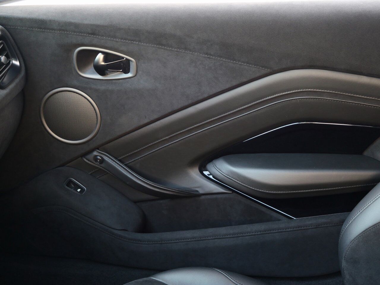 2021 Aston Martin Vantage Lawrence KS