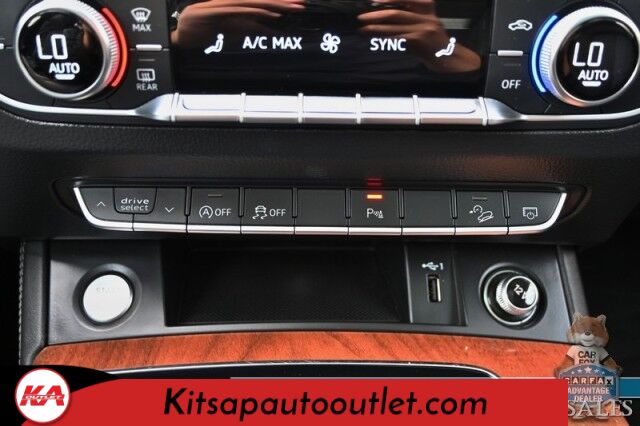 2021 Audi Q5 Premium Plus / AWD / Power & Heated Leather Seats / Heated Steering Wheel / Panoramic Sunroof / Adaptive Cruise / Lane Depart & Blind Spot Alert / 360 Camera / Apple CarPlay & Android Auto / USB Input / 28 MPG Banglore