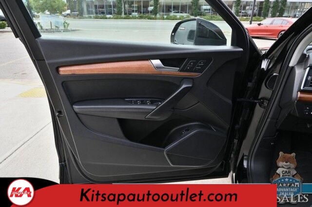 2021 Audi Q5 Premium Plus / AWD / Power & Heated Leather Seats / Heated Steering Wheel / Panoramic Sunroof / Adaptive Cruise / Lane Depart & Blind Spot Alert / 360 Camera / Apple CarPlay & Android Auto / USB Input / 28 MPG Banglore