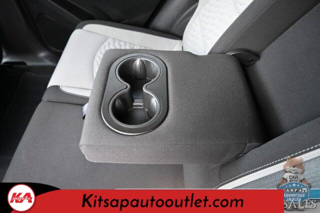 2021 Chevrolet Equinox LT / AWD / Driver Convenience Pkg / Auto Start / Power & Heated Cloth Seats / Lane Departure & Blind Spot Alert / Apple CarPlay & Android Auto / Back Up Camera / Keyless Entry & Start / Power Liftgate / 1-Owner Banglore