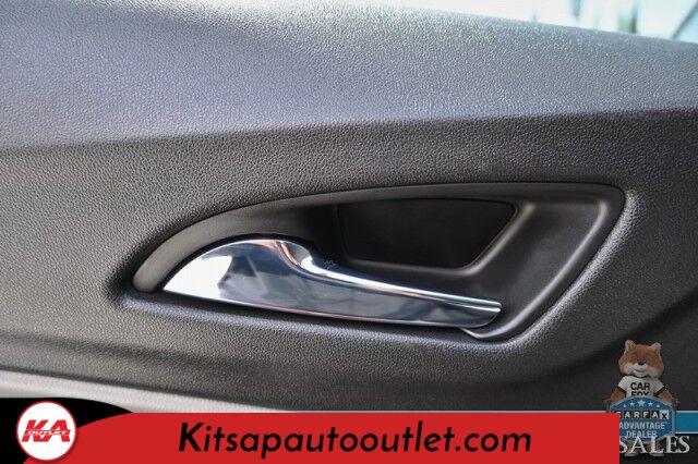 2021 Chevrolet Equinox LT / AWD / Driver Convenience Pkg / Auto Start / Power & Heated Cloth Seats / Lane Departure & Blind Spot Alert / Apple CarPlay & Android Auto / Back Up Camera / Keyless Entry & Start / Power Liftgate / 1-Owner Banglore