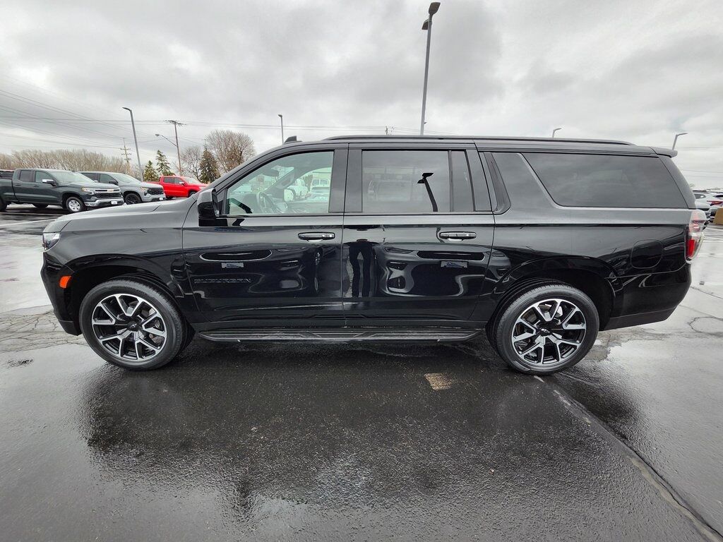 2021 Chevrolet Suburban RST Green Bay WI