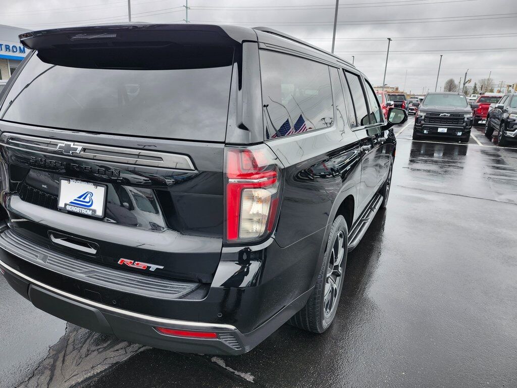 2021 Chevrolet Suburban RST Green Bay WI