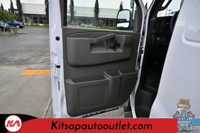 2021 GMC Savana Cargo Van 2500 / Chrome Appearance & Cold Climate Pkg / 4.3L V6 / Driver Convenience Pkg / Bulkhead / Power Locks, Windows & Mirrors / Aux Input / Air Conditioning / Cruise Control / Running Boards / 1-Owner Banglore