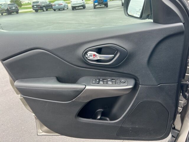 2021 Jeep Cherokee Latitude Lux Green Bay WI