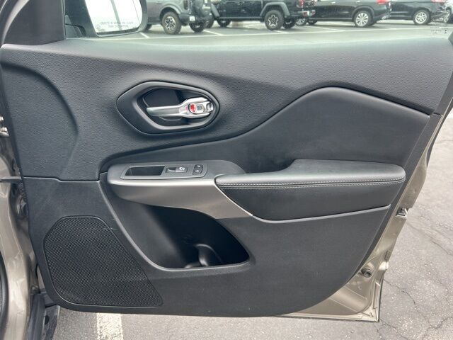 2021 Jeep Cherokee Latitude Lux Green Bay WI