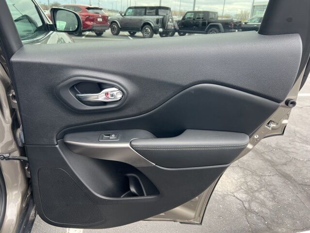 2021 Jeep Cherokee Latitude Lux Green Bay WI