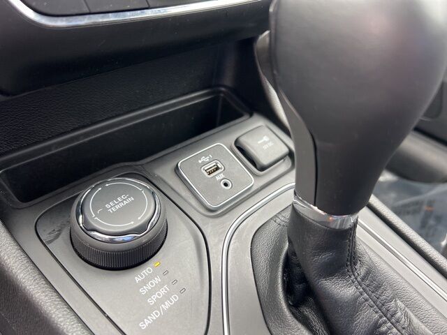 2021 Jeep Cherokee Latitude Lux Green Bay WI