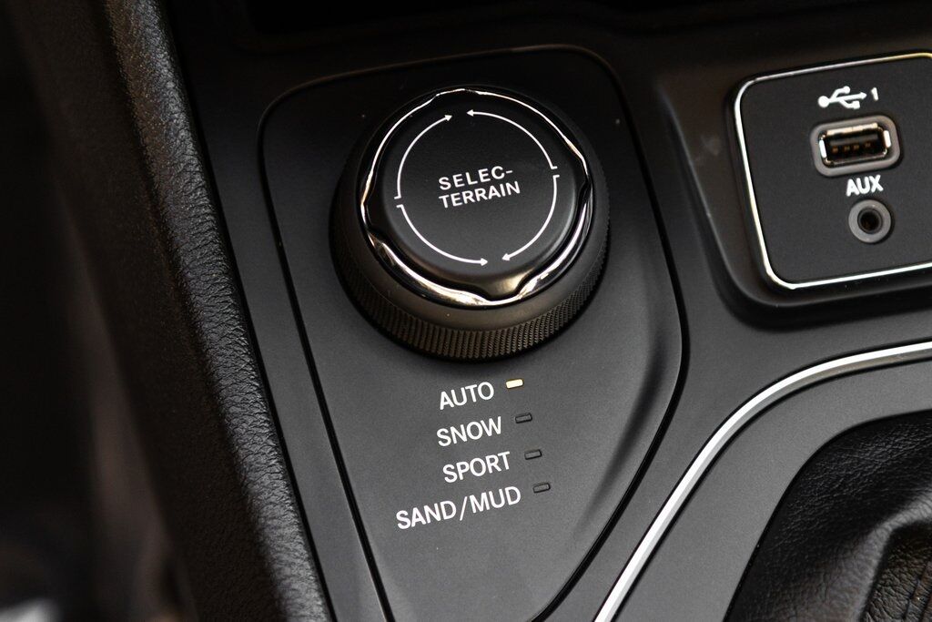 2021 Jeep Cherokee Latitude Lux Kenosha WI