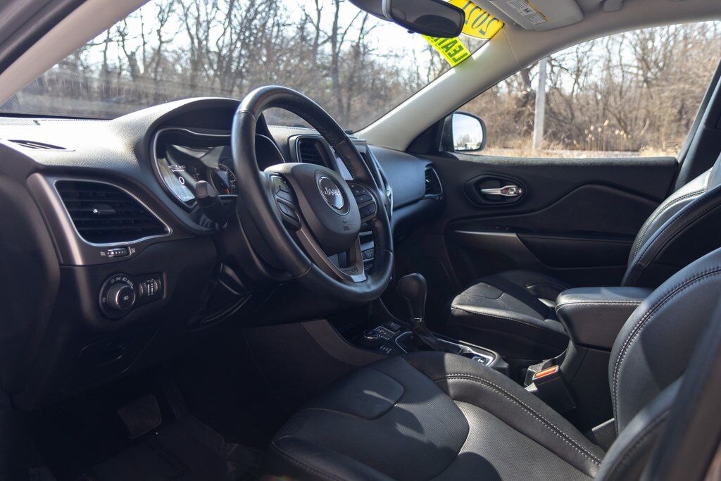2021 Jeep Cherokee Latitude Lux Kenosha WI