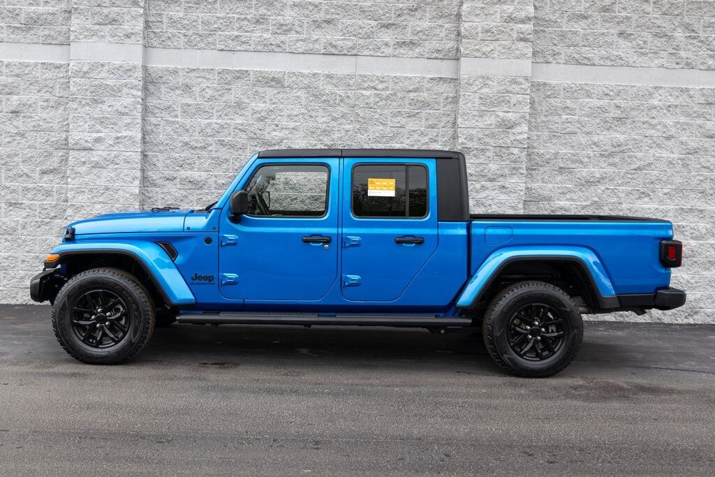 2021 Jeep Gladiator Sport Kenosha WI