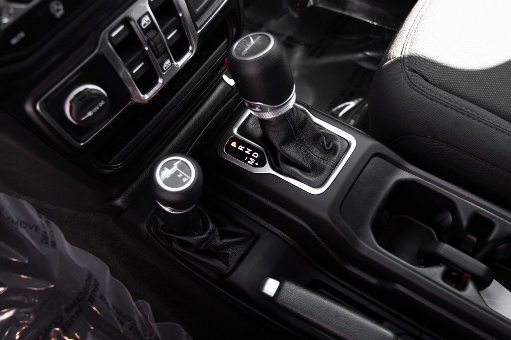 2021 Jeep Gladiator Willys Kenosha WI