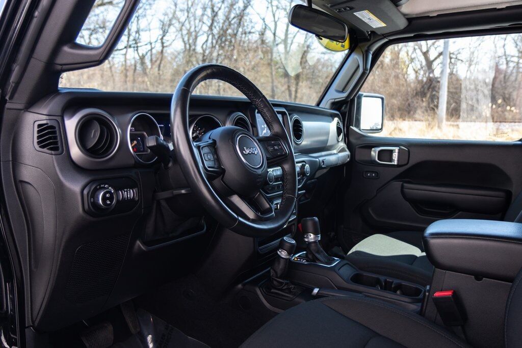 2021 Jeep Gladiator Willys Kenosha WI