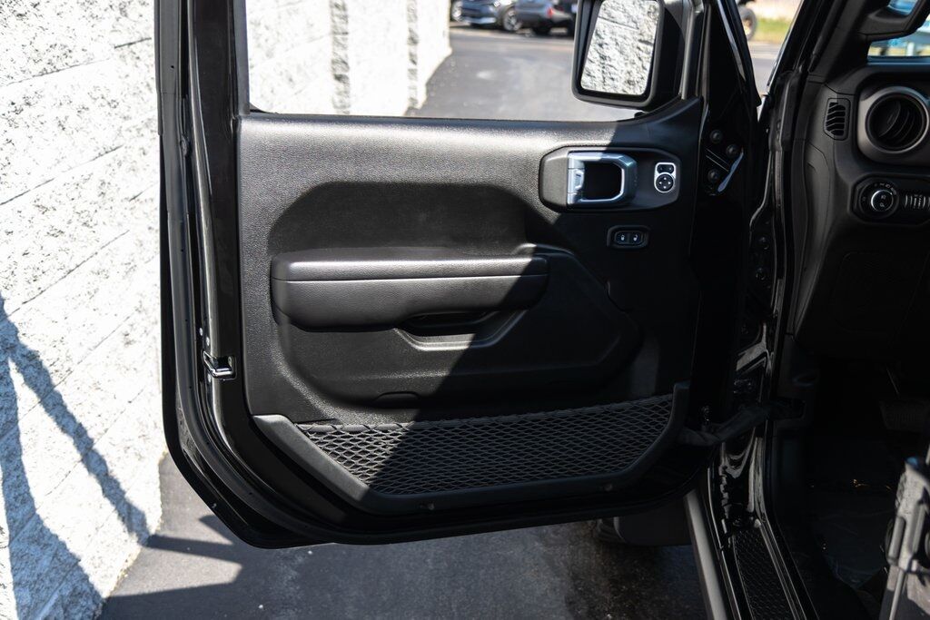 2021 Jeep Gladiator Willys Kenosha WI